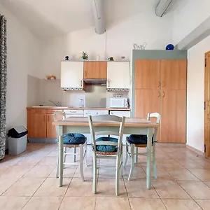 https://mazet-les-oliviers-saint-remy-de-provence.fr-provencehotel.com